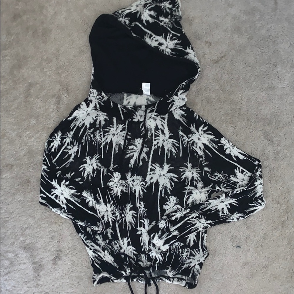 Drawstring lightweight hoodie!